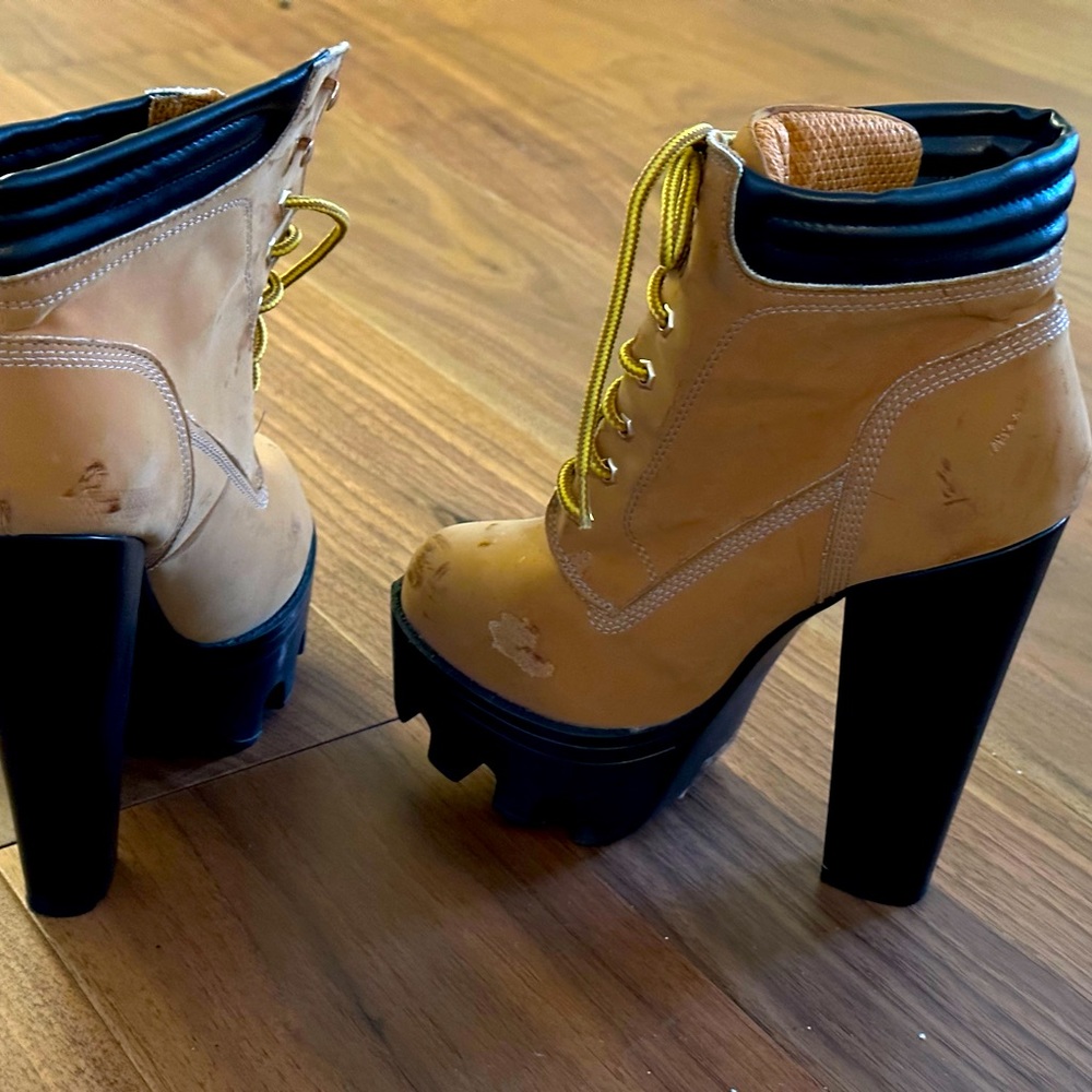 Size 8, Wild Diva platform work boot, High Heels